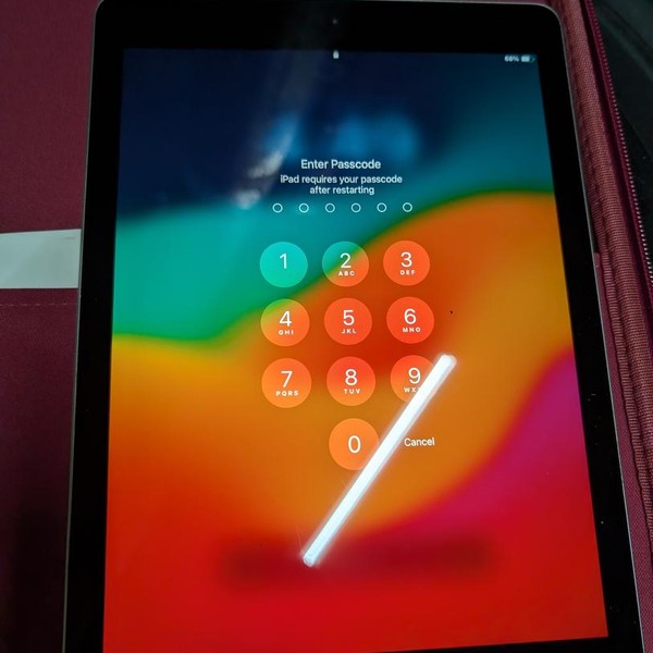 Apple iPad 6th Gen - Wi-Fi, Silver, 32 GB, A1893