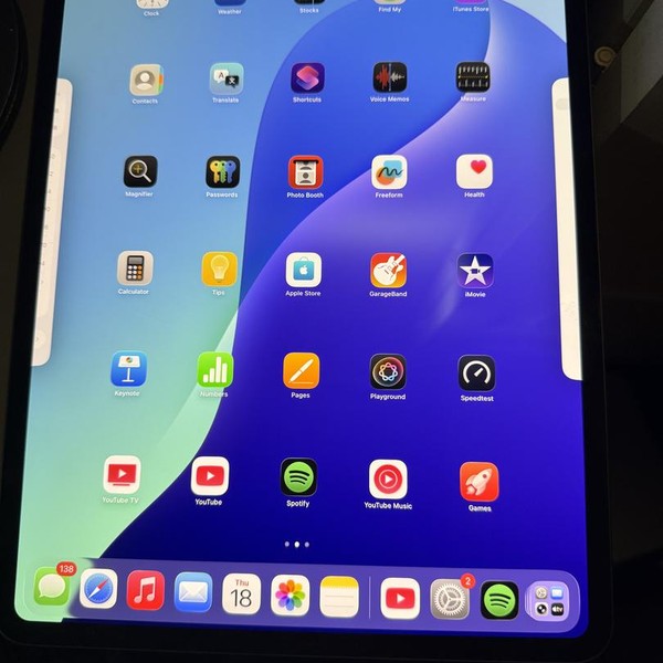 Apple iPad Pro 13 inch (M4) 2024 - Unlocked, 256 GB, Black, 8 GB, A2926, Standard Glass