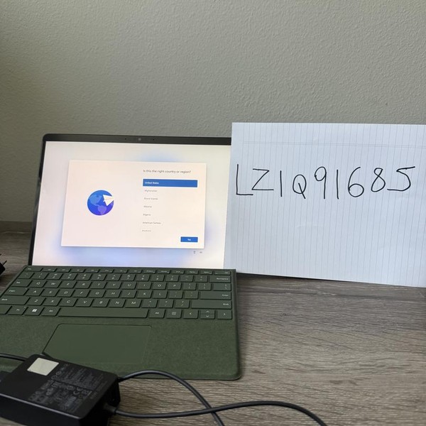 Microsoft Surface Pro 8 - I5, Graphite, 256 GB, 8 GB