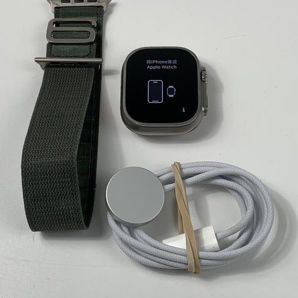 Apple Watch Ultra 49mm - Unlocked, Titanium, A2622