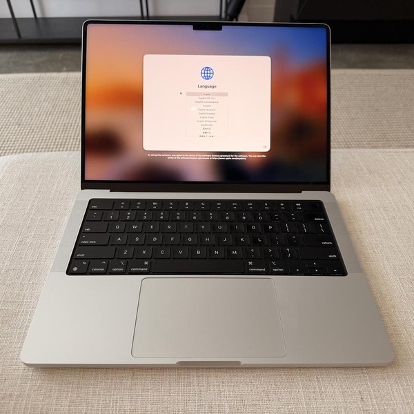 MacBook Pro 2021 - 14 inch - 512 GB, Silver, 16 GB, Apple M1 Pro 8-core