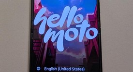 Mint
													Motorola Razr (2024) - Unlocked, Sand, 256 GB, 8 GB, photo 1 of 7