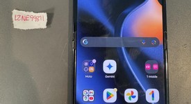 Good
													Motorola Razr (2025) - T-Mobile, Blue, 256 GB, 8 GB, photo 1 of 7