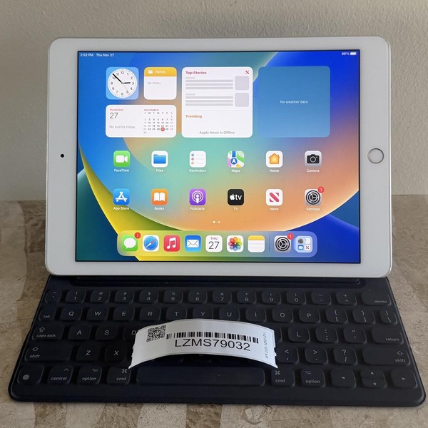 Apple iPad Pro 9.7 inch - Wi-Fi, 128 GB, Silver, A1673