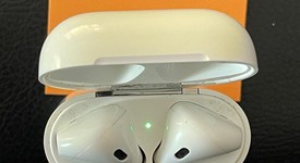 Used
													Apple AirPods 2nd Gen - Lightning Case, photo 1 of 7