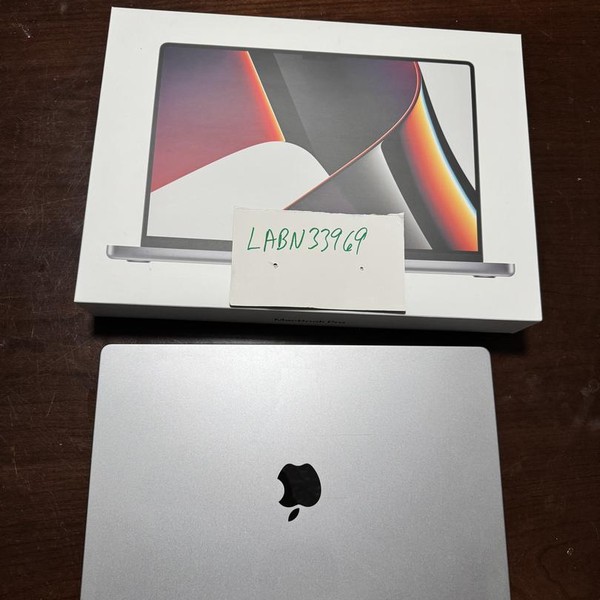 MacBook Pro 2021 - 16 inch - 512 GB, Gray, 16 GB, Apple M1 Pro 10-core