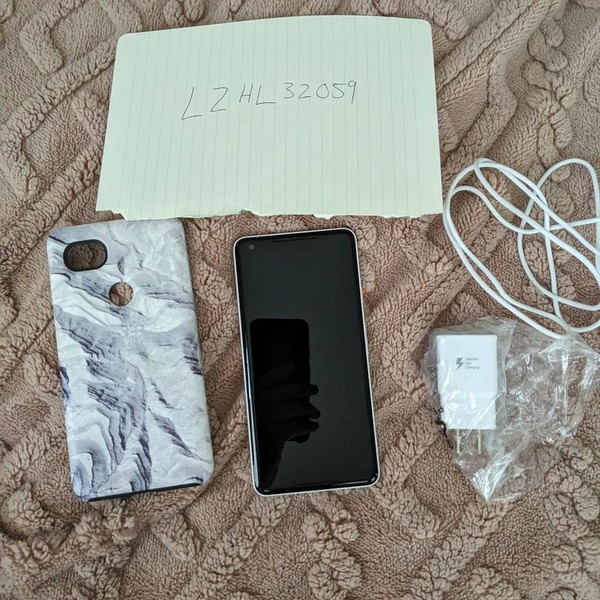 Google Pixel 2 XL - Unlocked, 64 GB, Black & White, Google Edition