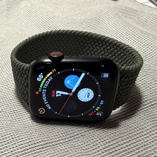 Apple Watch Series 9 45mm - Unlocked, Midnight, A2984 - Cellular, Aluminum