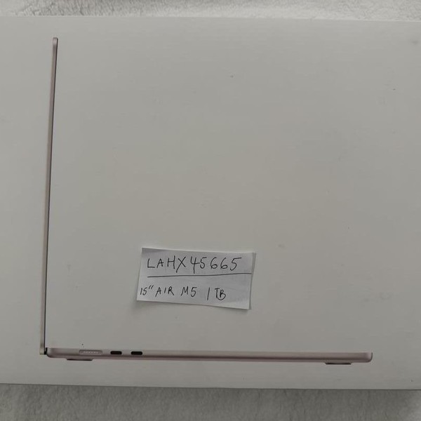 MacBook Air 2026 (M5) - 15 inch - 1 TB, Starlight, 16 GB, Apple M5 10-Core (10-core GPU)