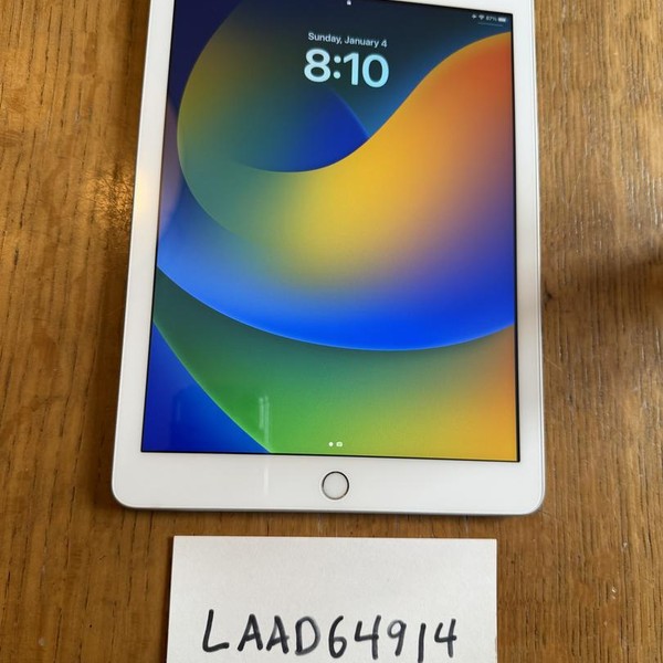 Apple iPad 5th Gen - Unlocked, 32 GB, Silver, A1823