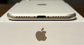 Good
													Apple iPhone SE 3rd Gen 2022 - Unlocked, Starlight, 128 GB, A2595, photo 4 of 7