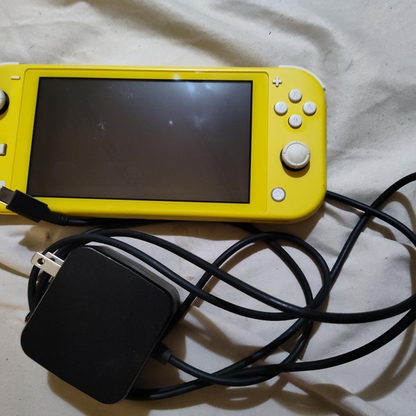 Nintendo Switch Lite - Yellow