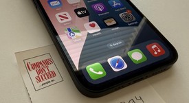 Mint
													Apple iPhone 13 - Unlocked, Midnight, 128 GB, A2482, photo 3 of 10