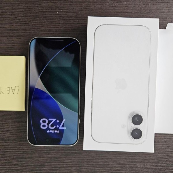 Apple iPhone 17 - Unlocked, 256 GB, White, A3258