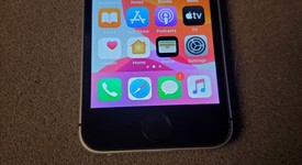 Good
													Apple iPhone SE 1st Gen 2016 - Unlocked, Grey, 32 GB, A1662, photo 4 of 8