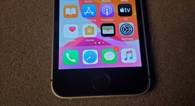 Good
													Apple iPhone SE 1st Gen 2016 - Unlocked, Grey, 32 GB, A1662, photo 4 of 9