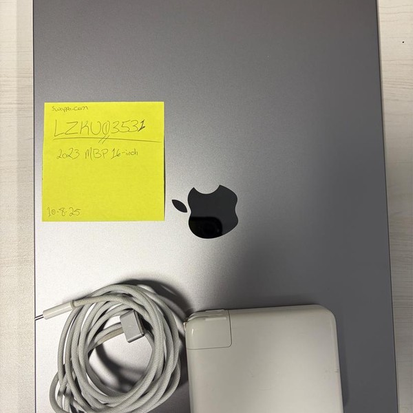 MacBook Pro 2023 - 16 inch - 512 GB, Silver, 32 GB, Apple M2 Pro 12-core