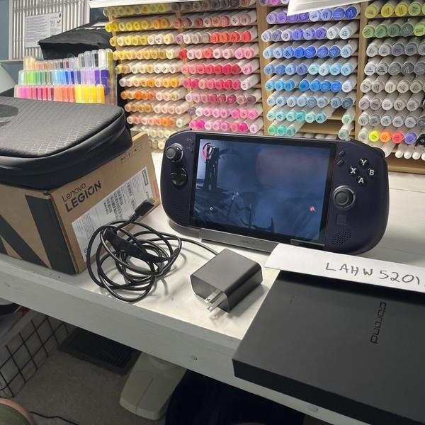 Lenovo Legion Go S - 1 TB, Purple, 32 GB, AMD Ryzen Z1 Extreme