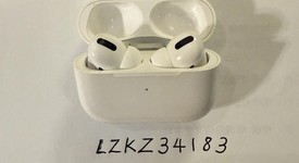 Used
													Apple AirPods Pro - Wireless Case, photo 1 of 8