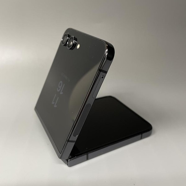 Samsung Galaxy Z Flip5 - Unlocked, Graphite, 512 GB, 8 GB, SM-F731U1