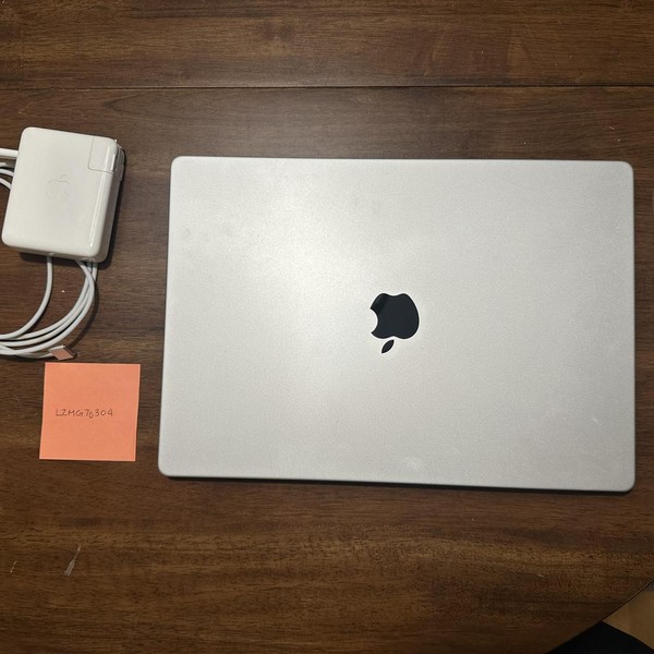 MacBook Pro Late 2023 (M3) - 16 inch - 512 GB, Silver, 18 GB, Apple M3 Pro 12-core, 18-core GPU