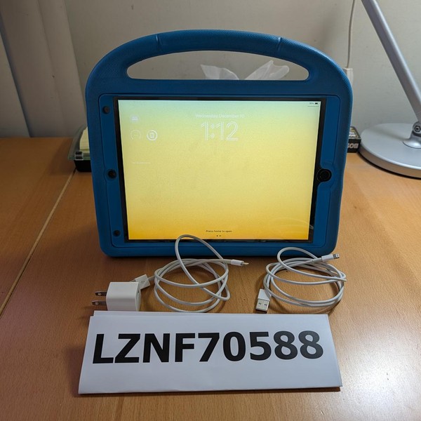 Apple iPad 7th Gen - Wi-Fi, 32 GB, Gray, A2197