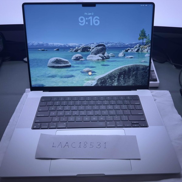 MacBook Pro 2021 - 16 inch - Apple M1 Pro 10-core, Silver, 512 GB, 16 GB