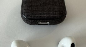 Used
													Apple AirPods 3rd Gen - Lightning Case, photo 3 of 4