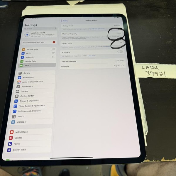 Apple iPad Pro 13 inch (M4) 2024 - Unlocked, 256 GB, Black, 8 GB, A2926, Standard Glass