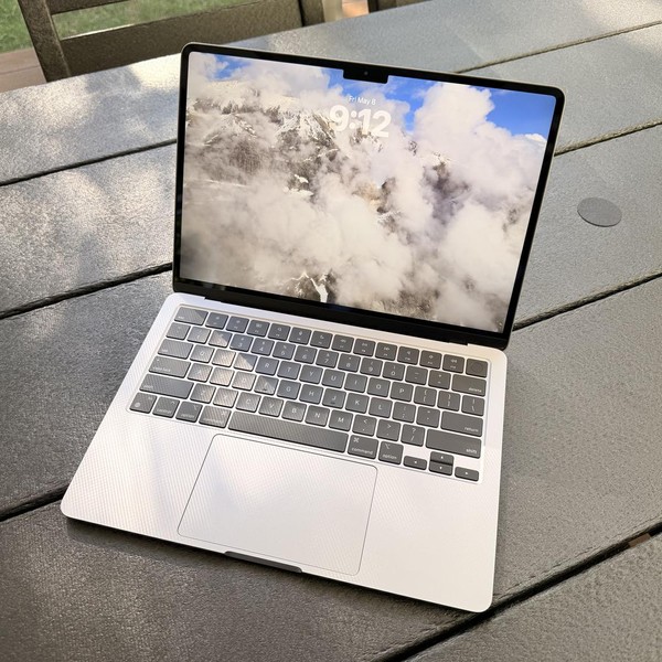 MacBook Air 2022 (M2) - 13 inch - 256 GB, Gray, 8 GB, Apple M2