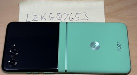 Mint
													Motorola Razr (2025) - Unlocked, Green, 256 GB, 8 GB, photo 2 of 6