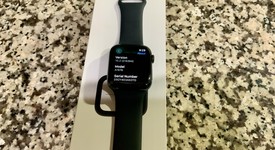 Good
													Apple Watch Series 4 44mm - Unlocked, Black, A1976 - Cellular, Stainless, photo 4 of 8