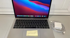 Good
													MacBook Air 2019 - 13" - I5, Silver, 256 GB, 16 GB, photo 2 of 11
