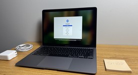 Good
													MacBook Air 2020 - 13" - Apple M1, Gray, 256 GB, 16 GB, photo 1 of 8