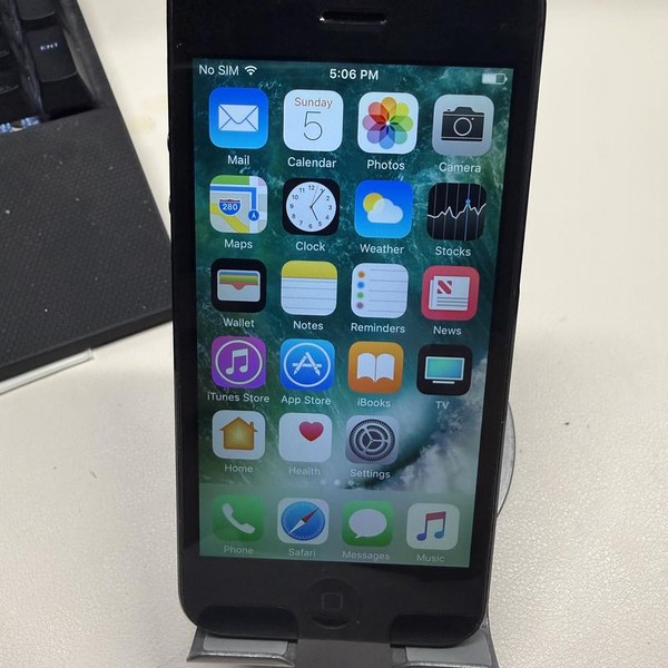 Apple iPhone 5 - Unlocked, 16 GB, Black, A1428