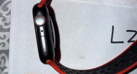 Good
													Apple Watch Series 4 44mm - Unlocked, Gray, A1976 - Cellular, Aluminum, photo 5 of 8