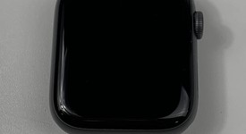 Mint
													Apple Watch Series 4 44mm - Gray, A1978 - GPS, Aluminum, photo 3 of 8