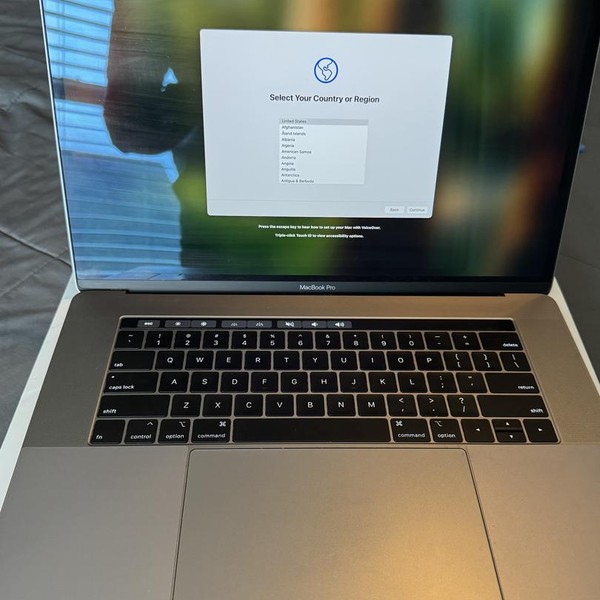 MacBook Pro 2018 (With Touch Bar) - 15 inch - I7, Gray, 512 GB, 16 GB