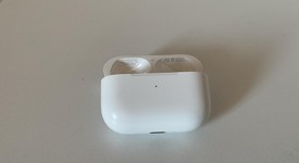 Used
													Apple AirPods Pro 1st Gen - MagSafe Case, photo 3 of 17