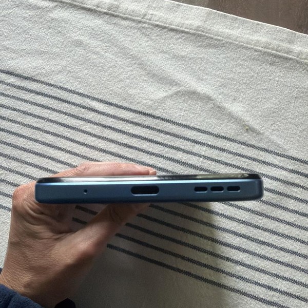 Moto G Play (2024) - Xfinity, 64 GB, Blue, 4 GB