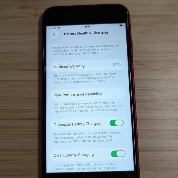 Apple iPhone SE 3rd Gen 2022 - Unlocked, 64 GB, Red, A2595