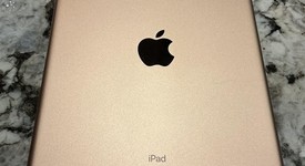 Good
													Apple iPad 6th Gen - AT&T, Gold, 128 GB, A1954, photo 4 of 7