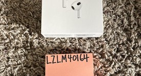 New
													Apple AirPods 3rd Gen - MagSafe Case, photo 1 of 2