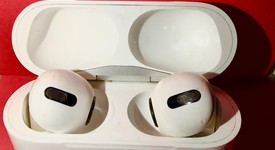 Used
													Apple AirPods Pro 2 - USB-C, photo 3 of 4