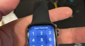 Good
													Apple Watch SE 1st Gen 44mm - Gray, A2352 - GPS, Aluminum, photo 1 of 6