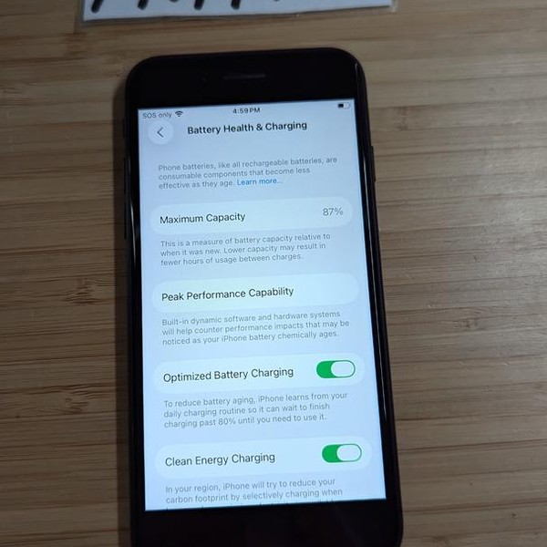 Apple iPhone SE 3rd Gen 2022 - Unlocked, 64 GB, Midnight, A2595