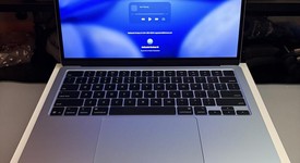 Mint
													MacBook Air 2025 (M4) - 13" - Apple M4, Sky Blue, 512 GB, 16 GB, photo 1 of 8