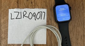 Good
													Apple Watch SE 2nd Gen 44mm - Midnight, A2723 - GPS, Aluminum, photo 6 of 6