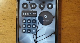 Mint
													Nothing Phone (1) - Unlocked Non-US, Black, 128 GB, 8 GB, photo 4 of 13