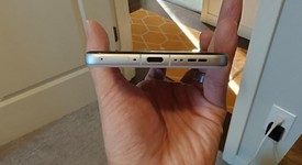 Mint
													Oppo Find X8 Pro - Unlocked Non-US, Pearl White, 512 GB, 16 GB, photo 3 of 8